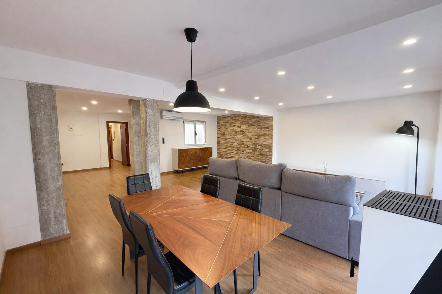 Dining room of Flat for rent in Catarroja  with Air Conditioner, Parquet flooring and Storage room