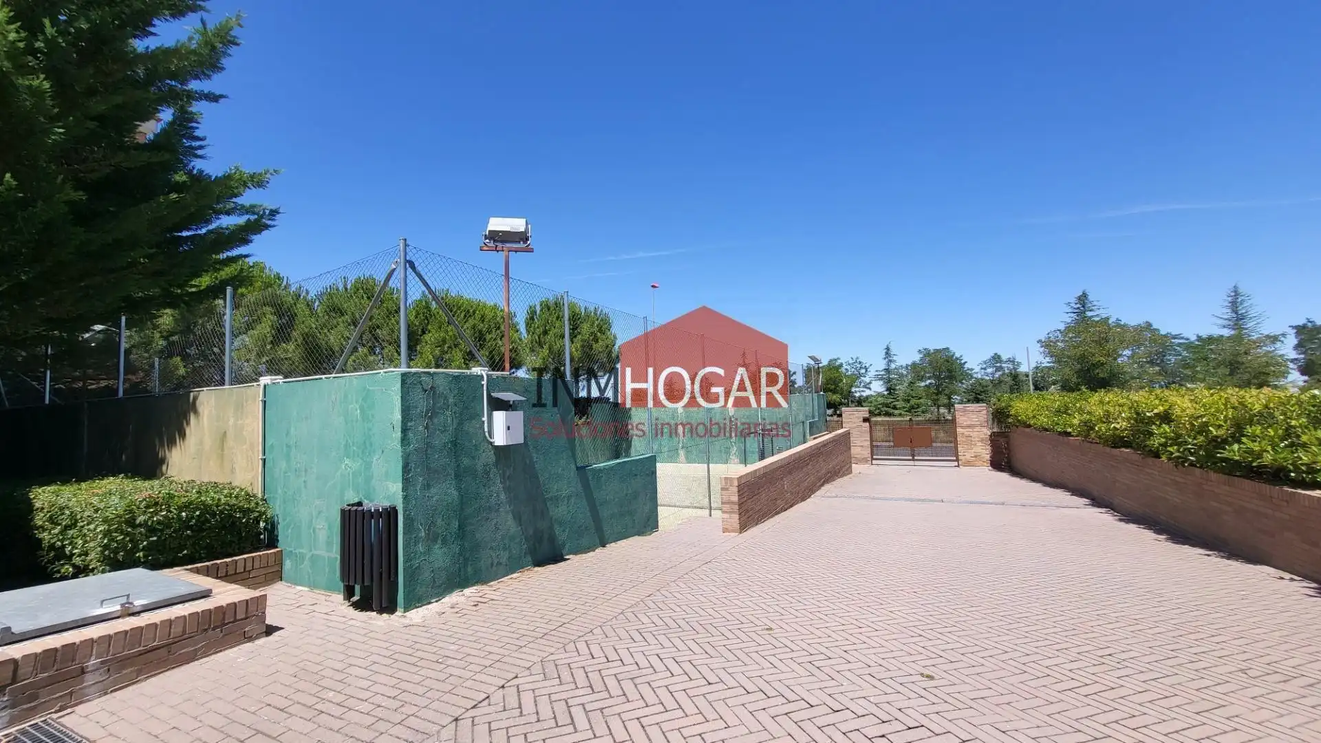 Parking de Piso en venta en Ávila con Calefacción, Terraza y Amueblado