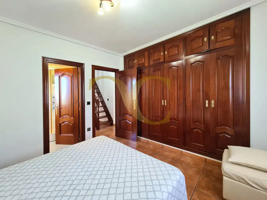 Dormitori de Casa o xalet en venda en Ribadesella amb Calefacció, Jardí privat i Terrassa