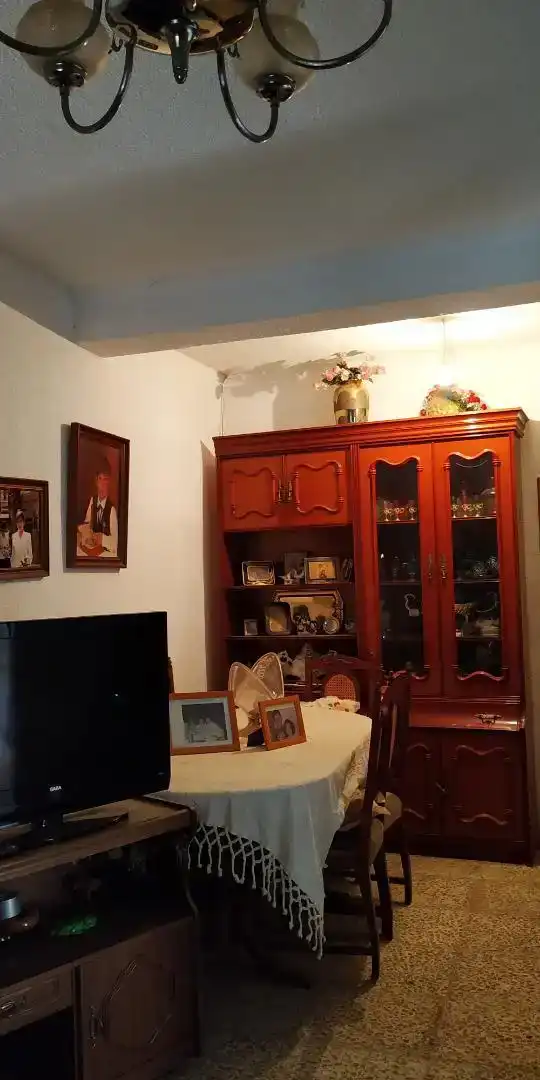 Sala de estar de Casa adosada en venta en Guadix con Trastero, Amueblado y Lavadora