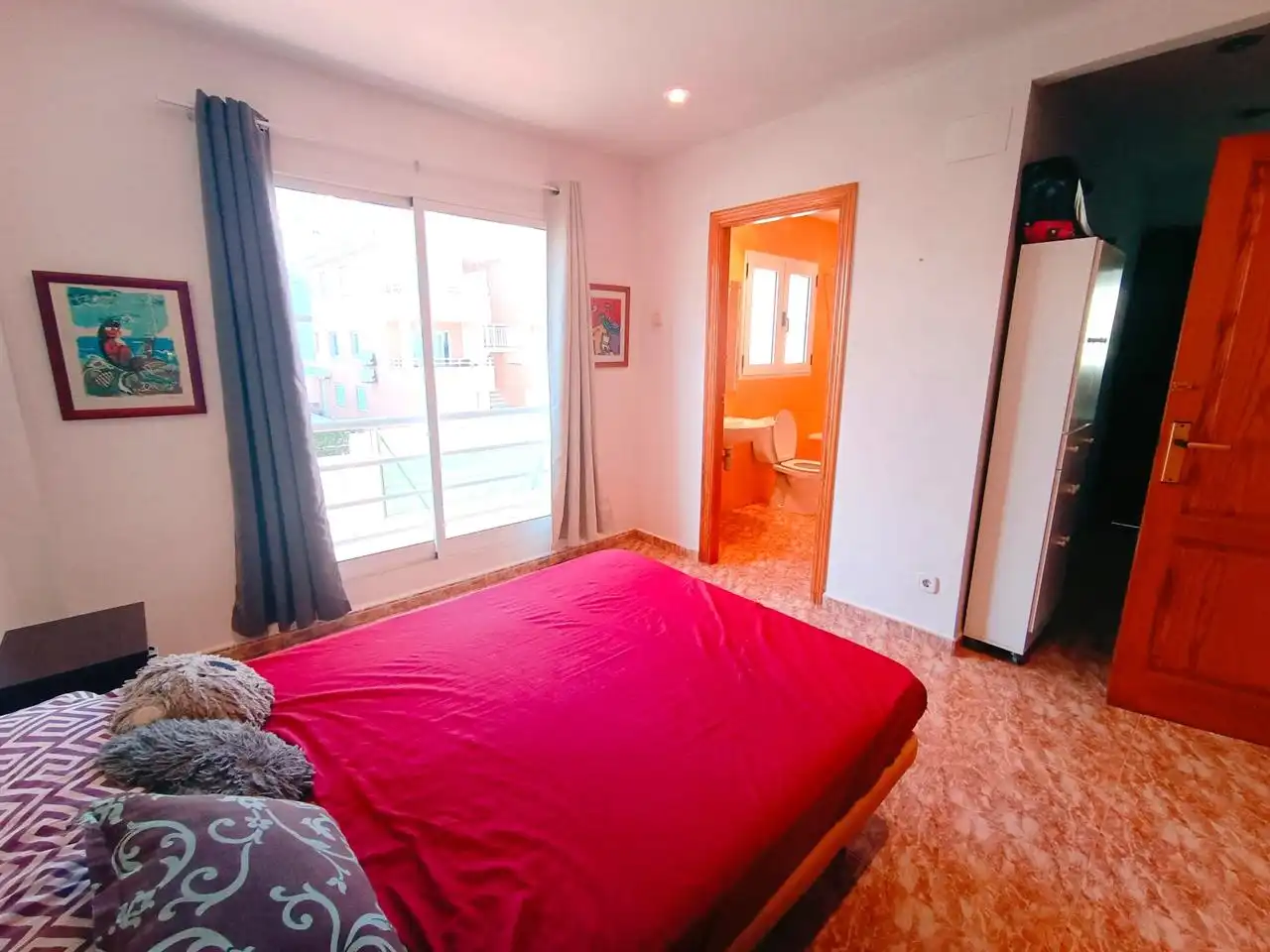 Dormitori de Casa o xalet en venda en Oliva amb Aire condicionat, Jardí privat i Terrassa