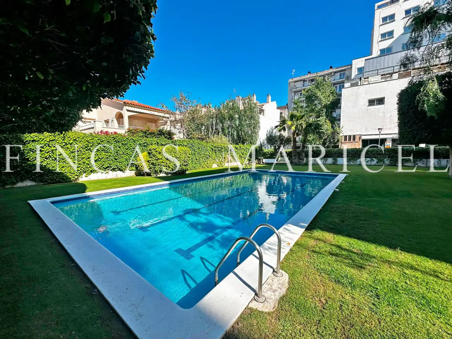 Garten von Dachboden zum Verkauf in Sitges mit Klimaanlage, Heizung und Terrasse