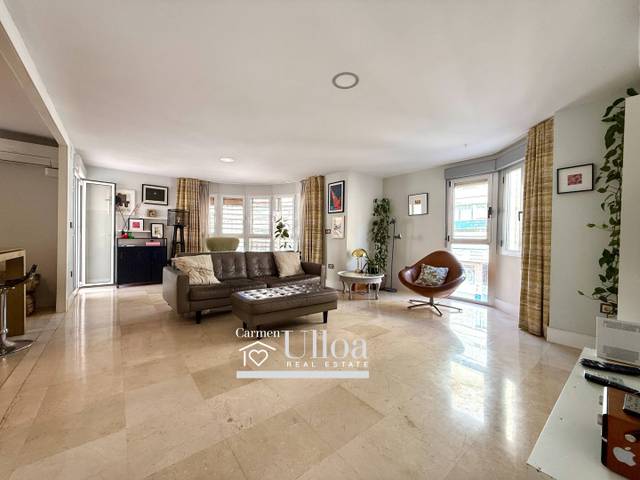 Piso en Venta en Calle del Pintor Aparicio en Ensanche - Diputación