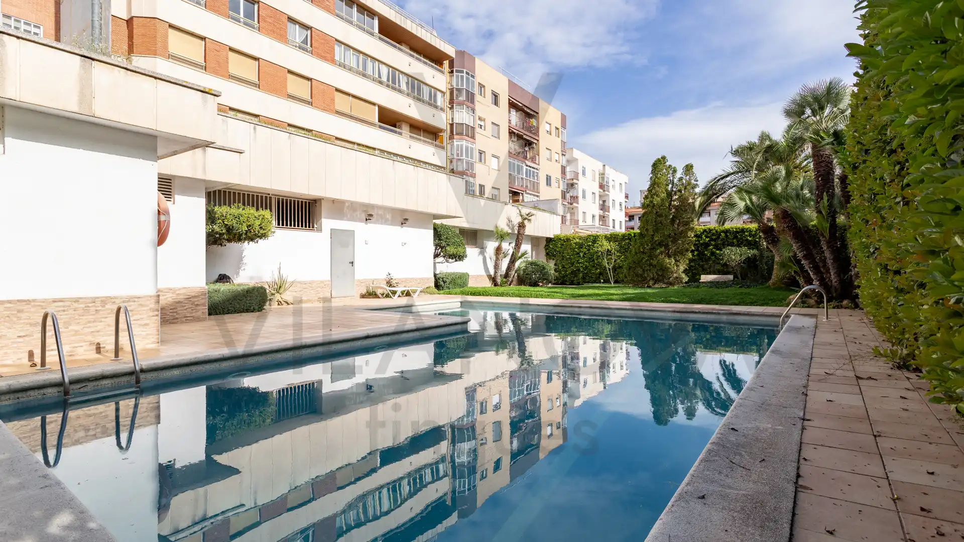 Piscina de Piso en venta en Reus con Calefacción, Terraza y Balcón
