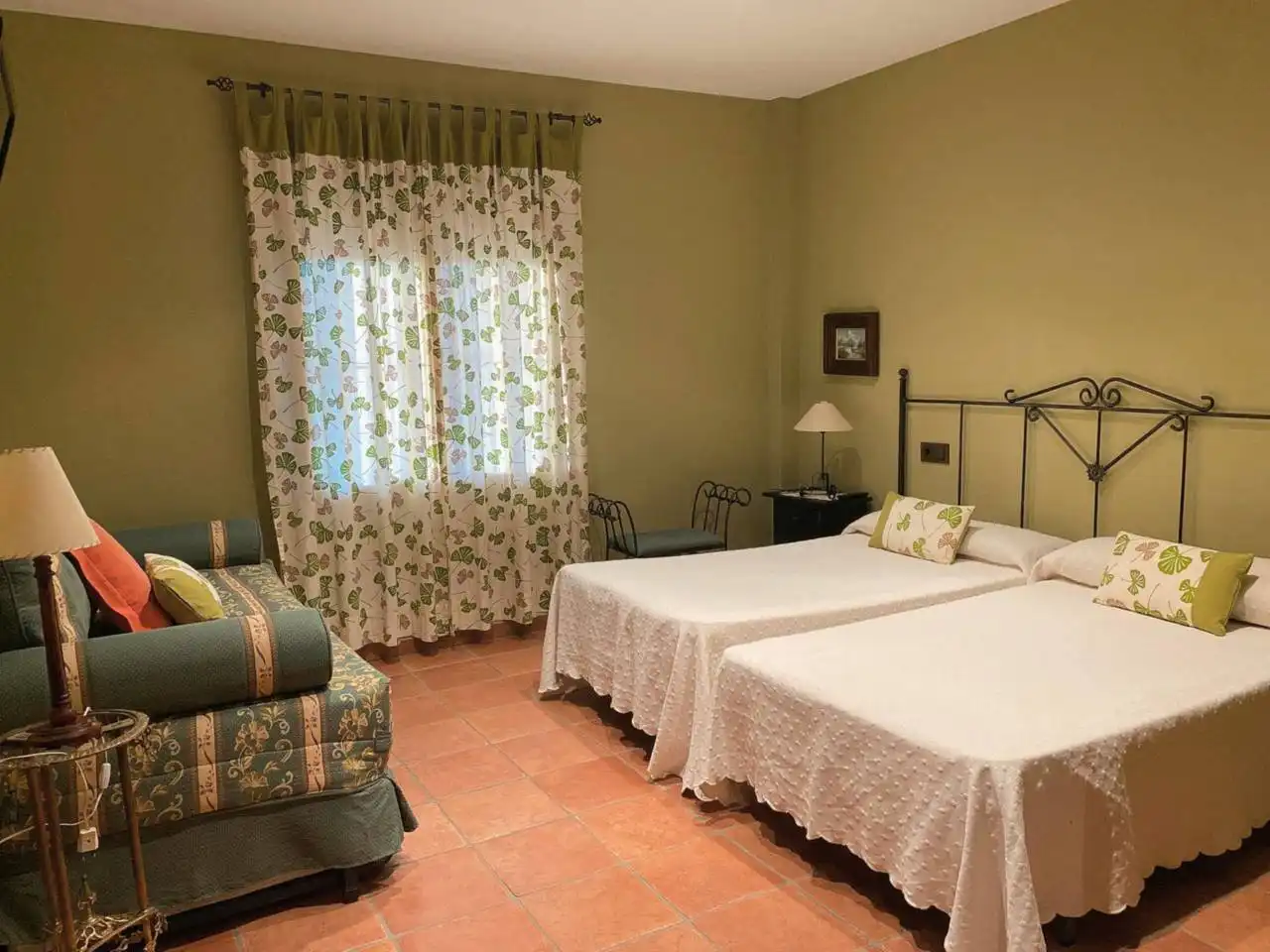 Bedroom of Houses for sale in Plasencia  with Air Conditioner, Private garden and Swimming Pool