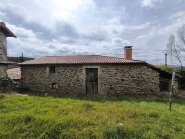 House with garden for sale in Lugar CORRAL DE BAIXO-PQ OROSA