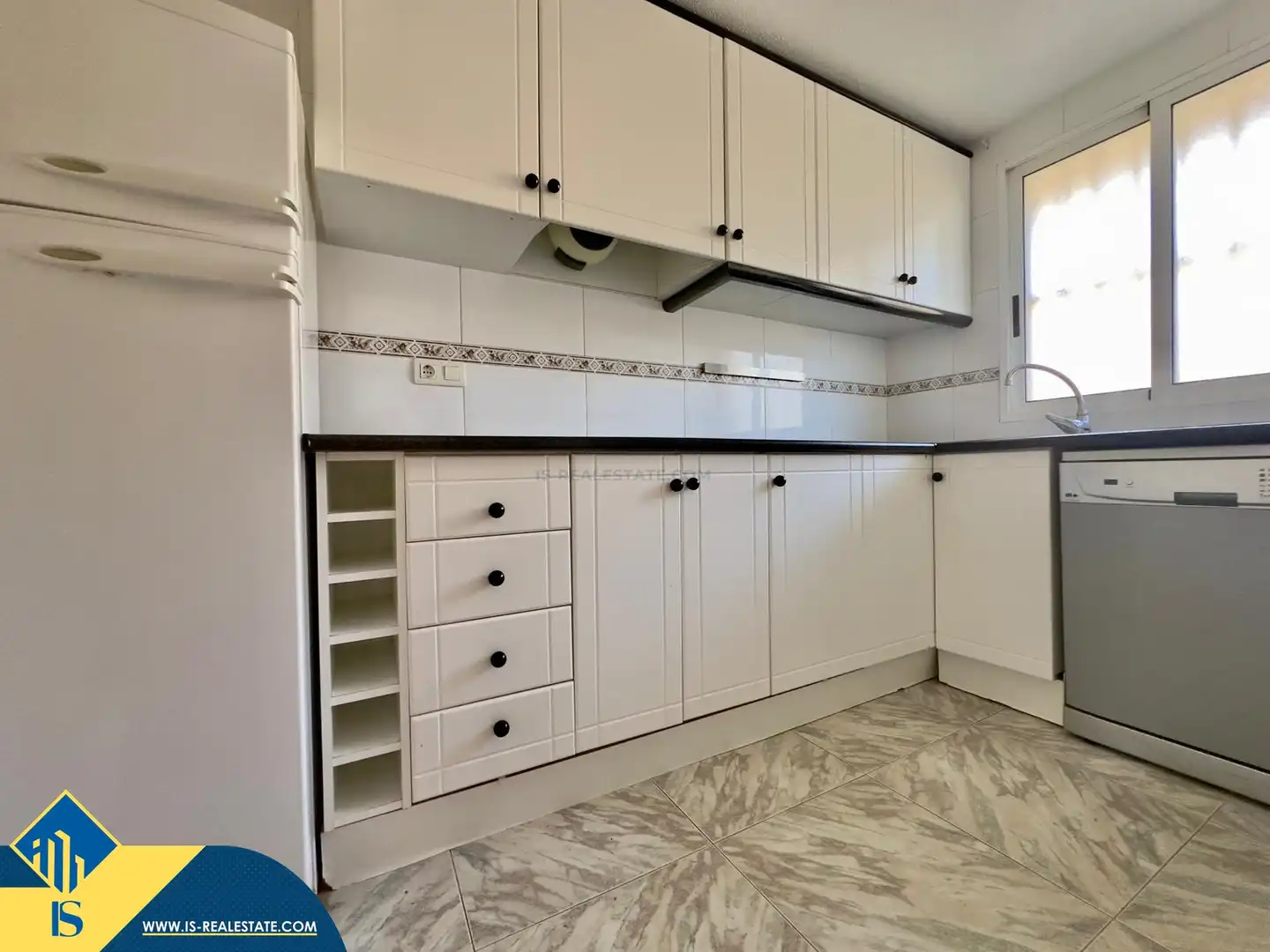 Kitchen of Flat for sale in Torrevieja  with Terrace, Furnished and Community pool