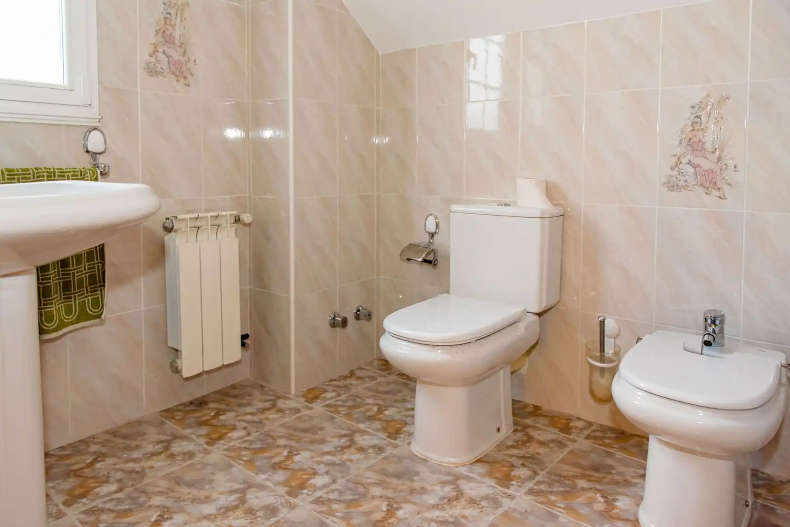 Baño de Casa o chalet en venta en Ponferrada con Calefacción, Jardín privado y Terraza