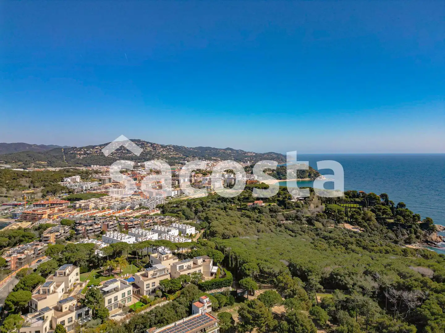 Vista exterior de Casa adosada en venda en Lloret de Mar amb Aire condicionat, Jardí privat i Terrassa