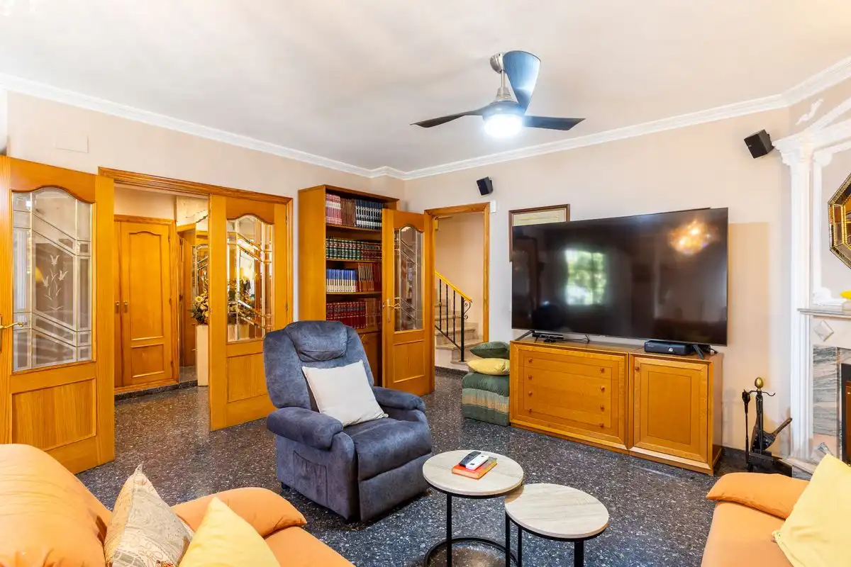 Sala de estar de Casa adosada en venta en Alaquàs con Aire acondicionado, Calefacción y Terraza