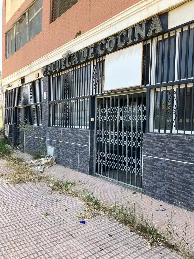 Local comercial en venta en Avenida Mariana Pineda, imagen 8