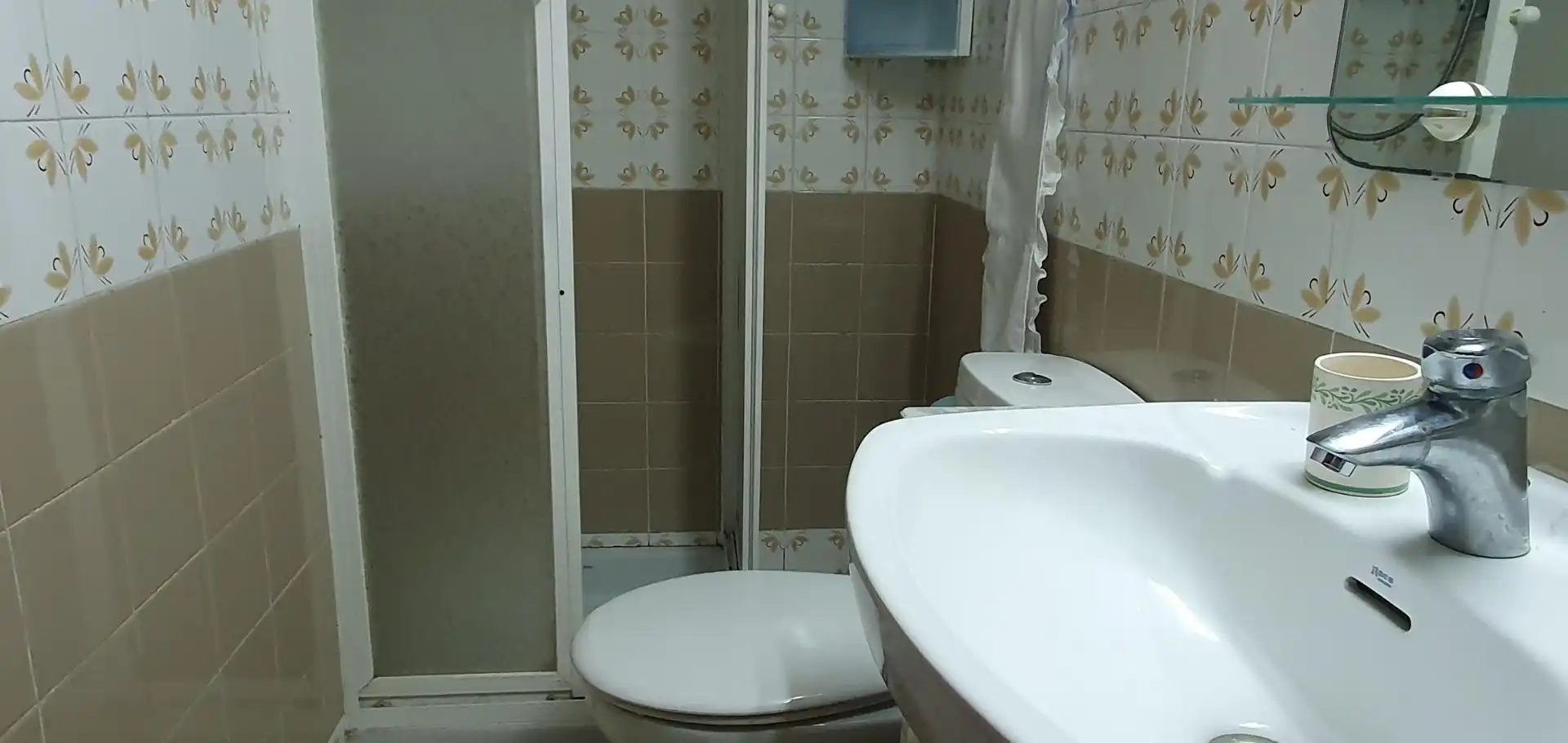 Habitación en Calle PRIMAVERA, Carolinas Altas