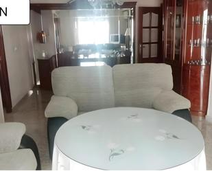 Sala d'estar de Pis de lloguer en  Granada Capital amb Calefacció i Balcó