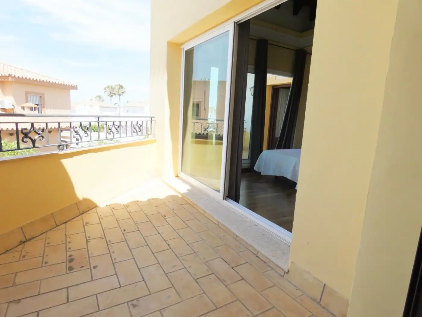 Terrace of Houses for sale in Chiclana de la Frontera  with Air Conditioner, Private garden and Terrace