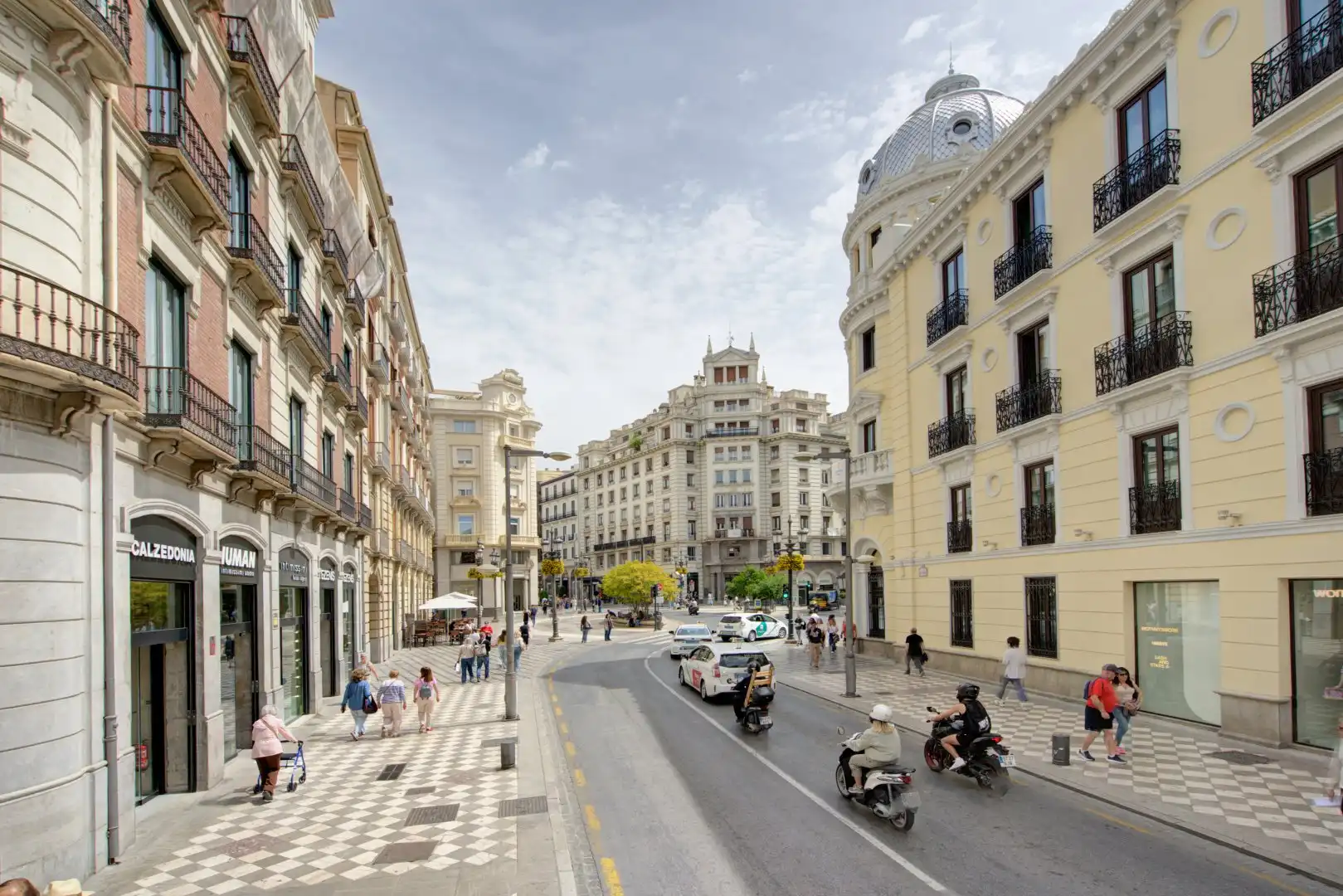 Exterior view of Flat for sale in Granada  with Air Conditioner and Heating
