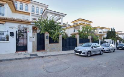 Exterior view of Single-family semi-detached for sale in Albolote  with Private garden and Terrace