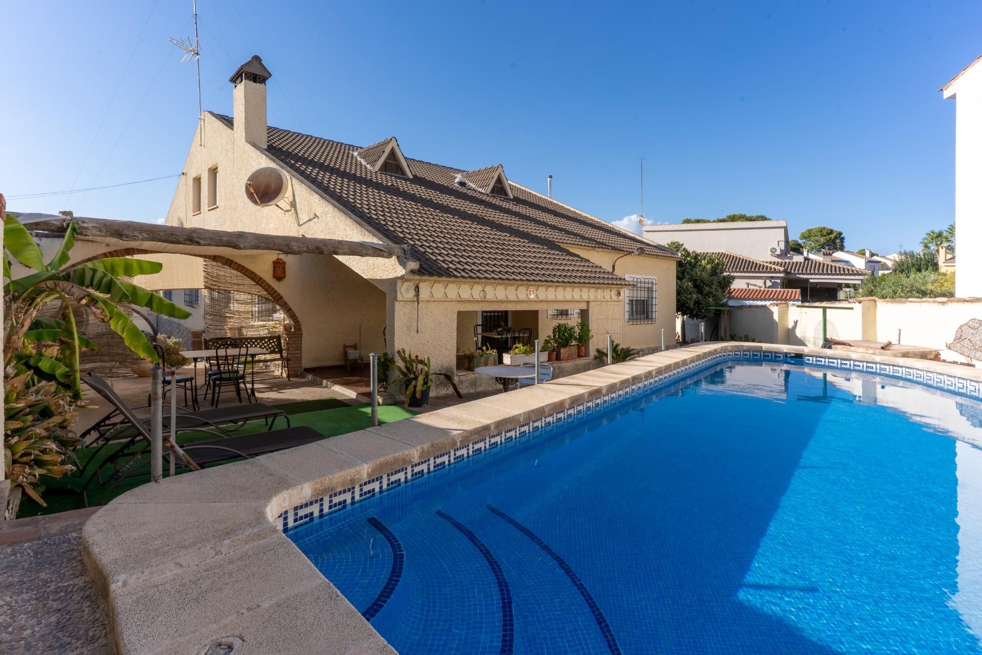 Swimming pool of House or chalet for sale in Paterna  with Heating