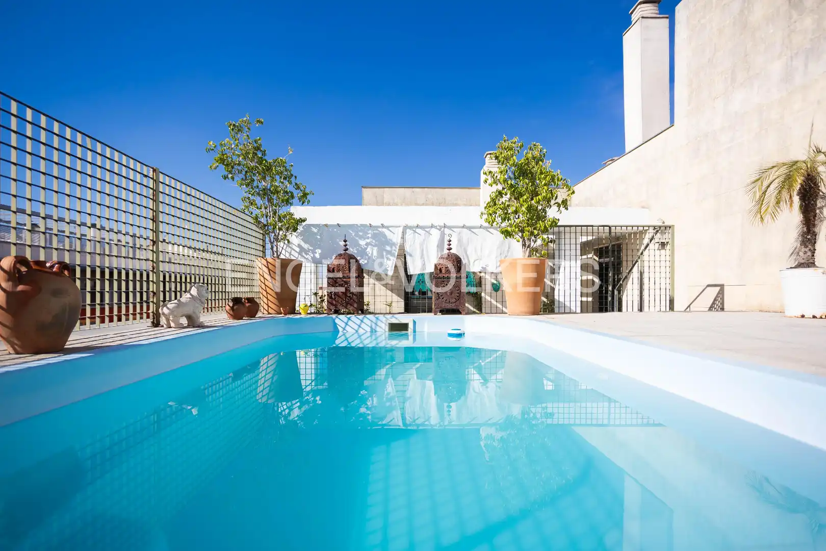 Vista exterior de Ático en venta en Camas con Aire acondicionado, Calefacción y Jardín privado
