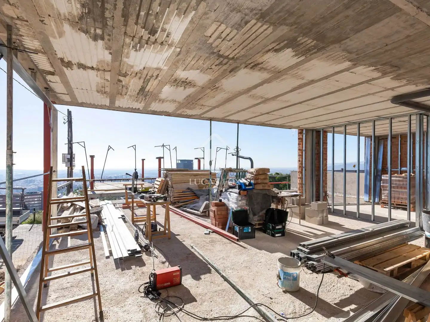 Vista exterior de Casa o xalet en venda en Esplugues de Llobregat amb Aire condicionat, Calefacció i Parquet