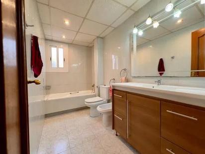 Bathroom of Flat for sale in Reus  with Parquet flooring and Balcony