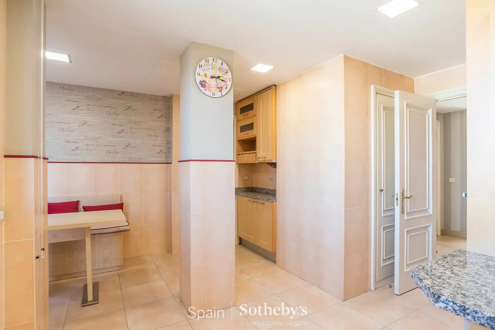 Cocina de Dúplex en venta en Pozuelo de Alarcón con Aire acondicionado, Calefacción y Terraza