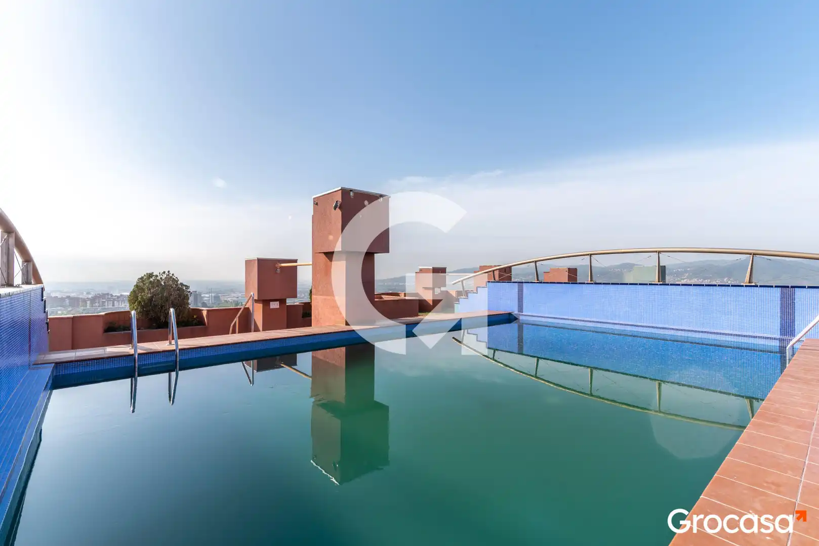 Schwimmbecken von Wohnung zum Verkauf in Sant Just Desvern mit Klimaanlage, Heizung und Schwimmbad