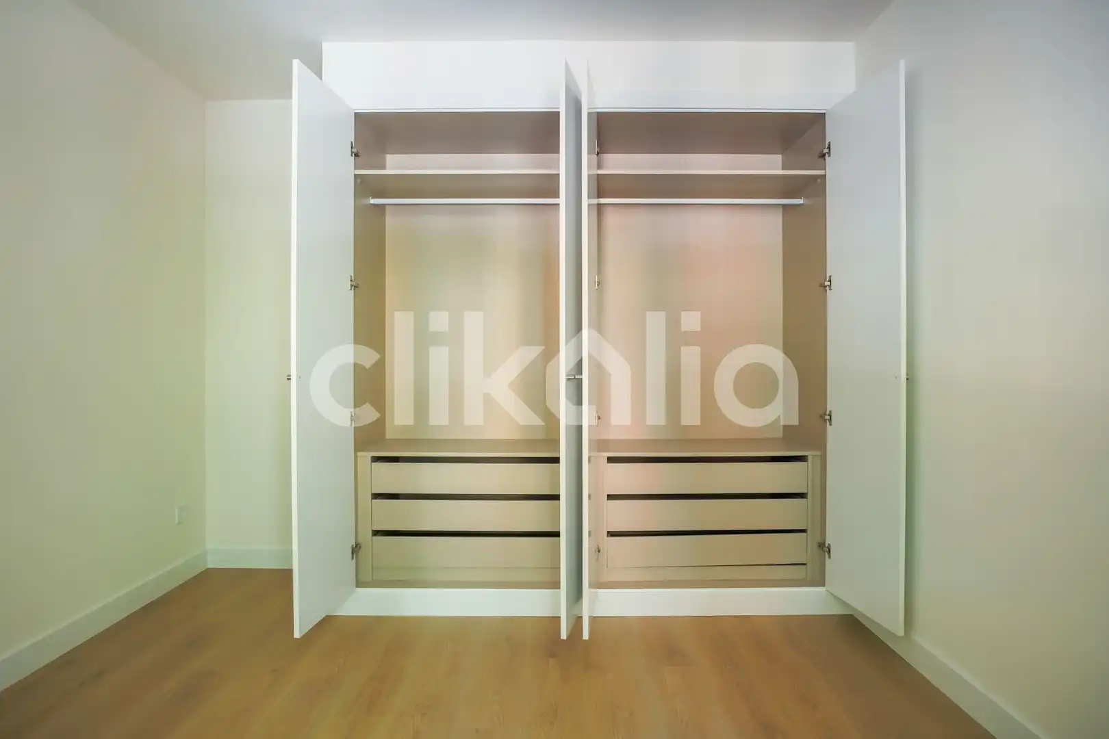 Habitación de Piso en venta en Madrid con Aire acondicionado y Calefacción