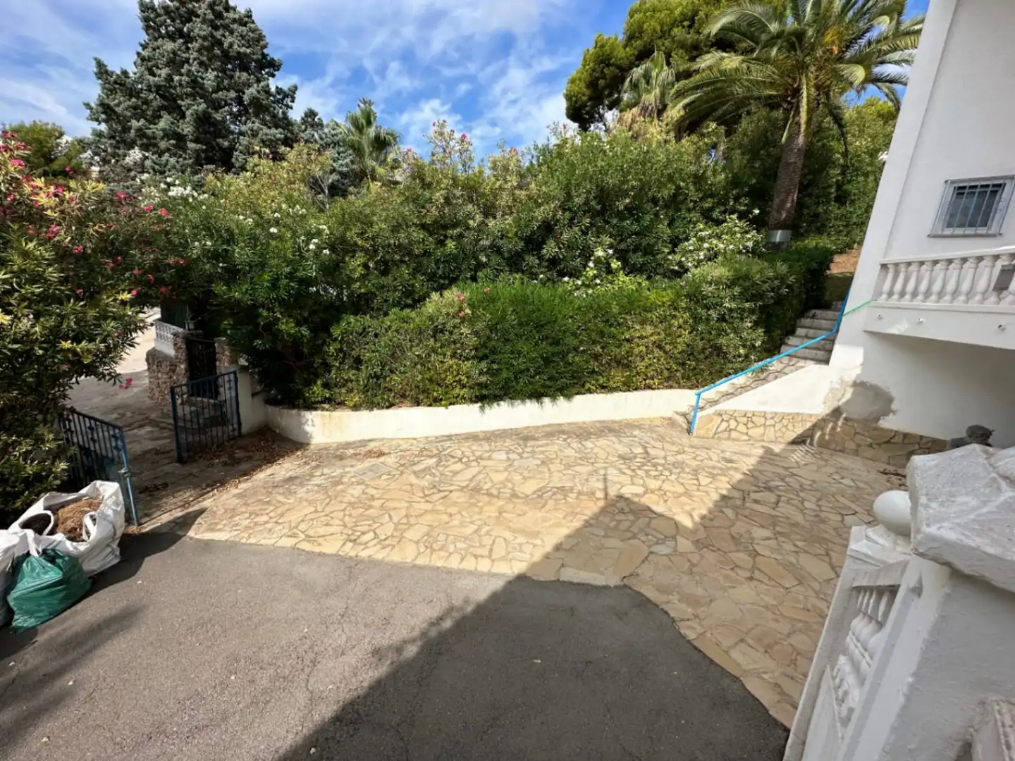 Vista exterior de Casa o xalet en venda en Alcalà de Xivert amb Aire condicionat, Calefacció i Jardí privat