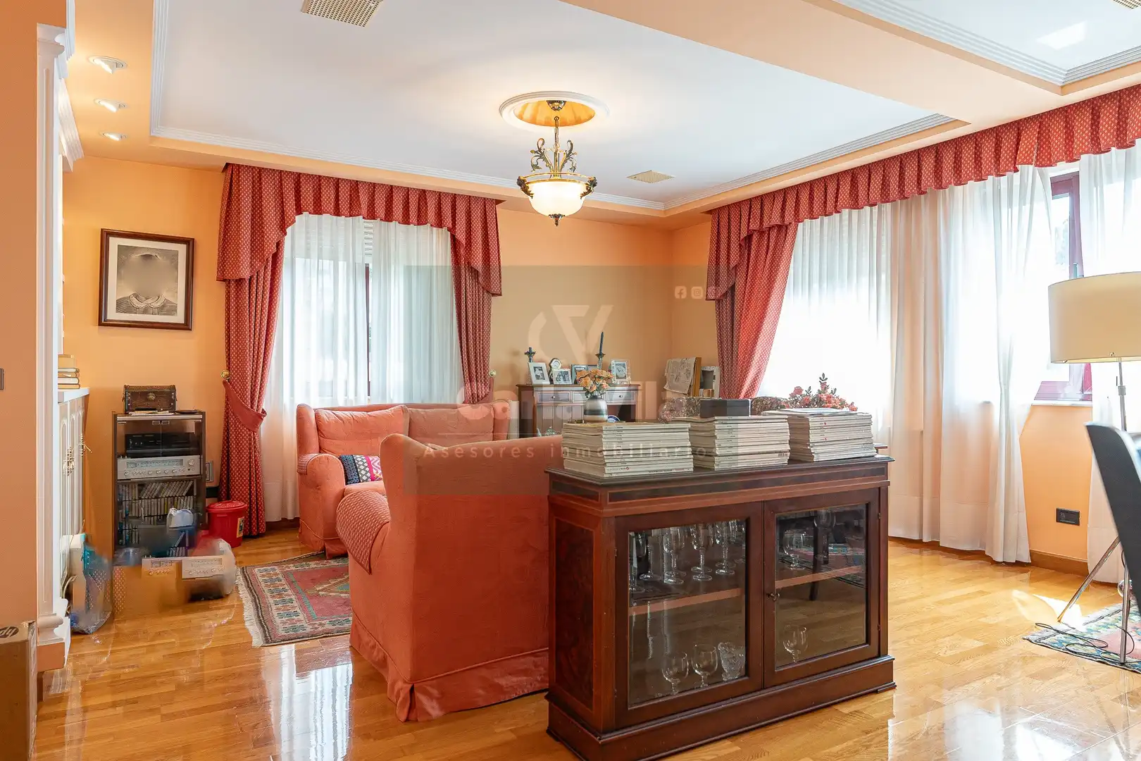 Sala de estar de Dúplex en venta en Lugo con Calefacción, Jardín privado y Parquet