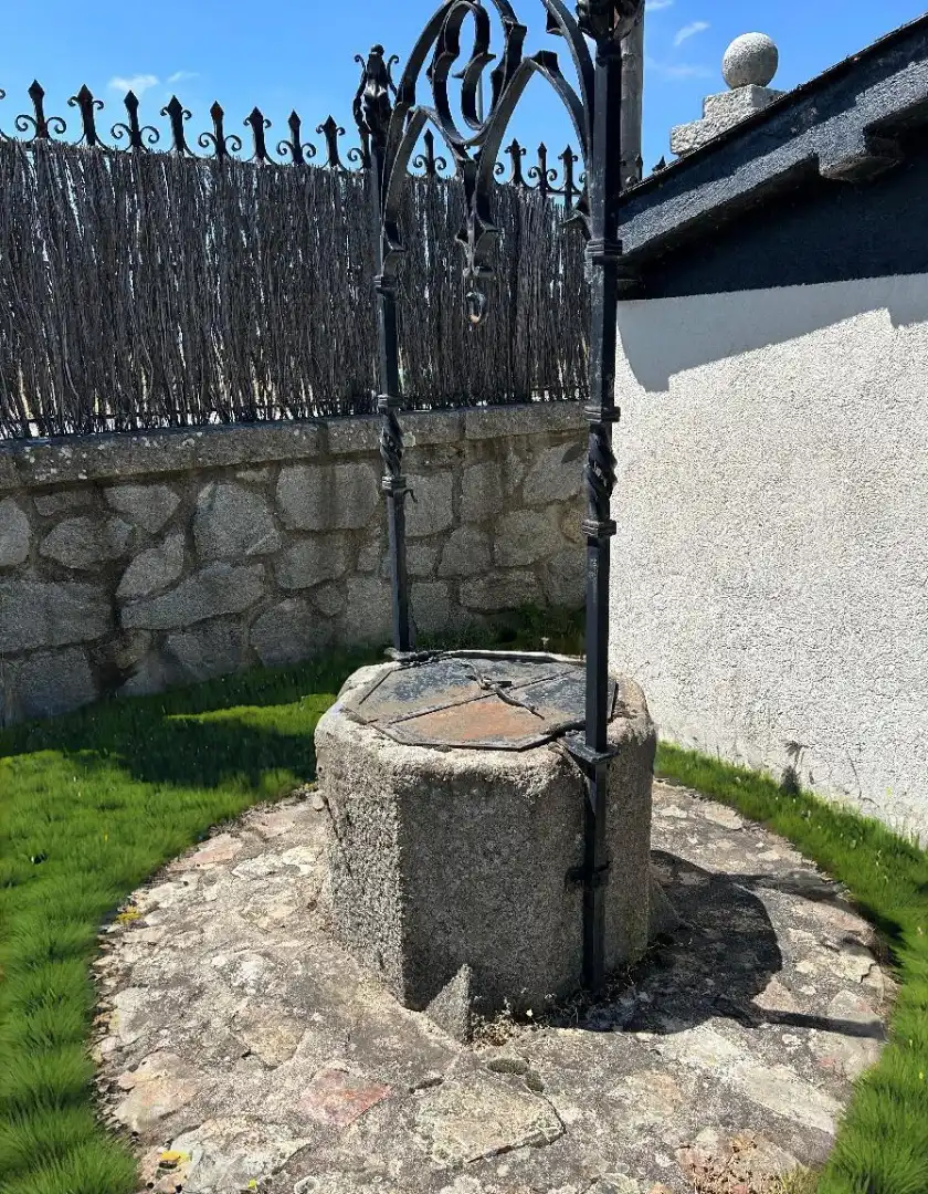 Vista exterior de Casa o xalet en venda en San Cristóbal de Segovia amb Calefacció, Jardí privat i Terrassa