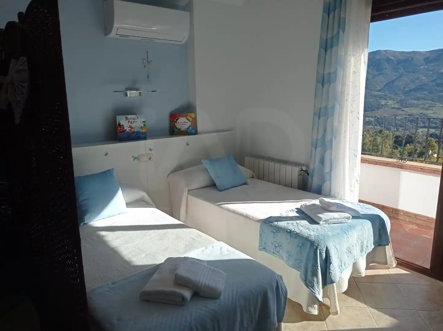 Dormitori de Casa o xalet en venda en Cortes de la Frontera amb Aire condicionat, Calefacció i Terrassa