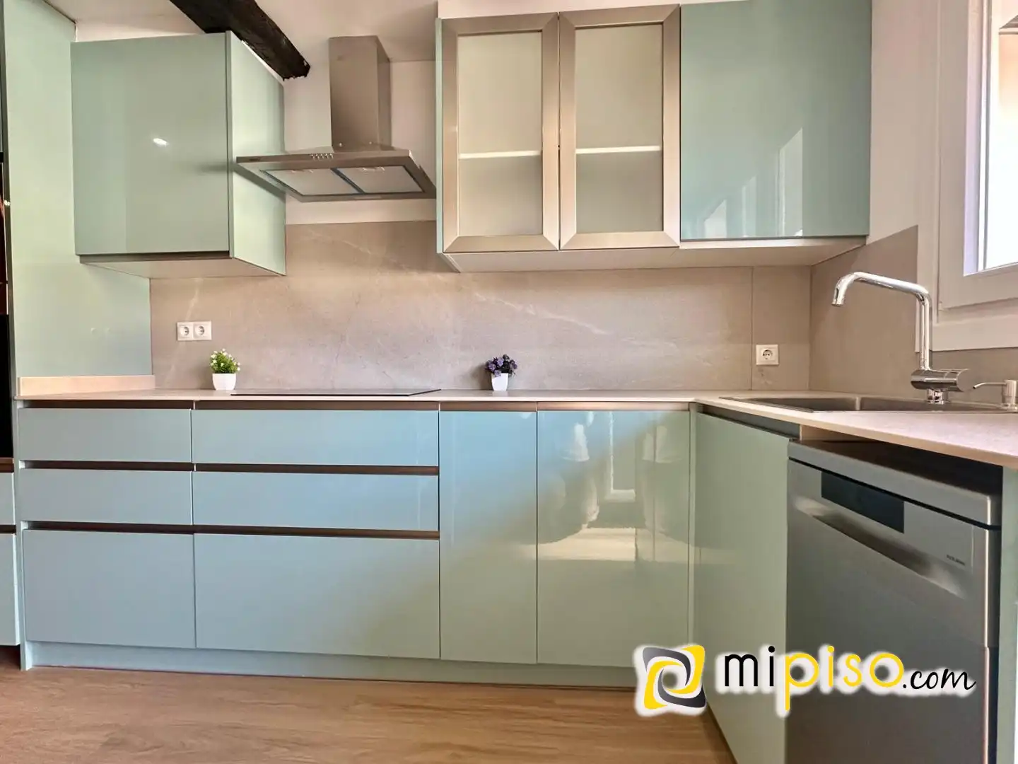 Cocina de Piso en venta en Laredo con Calefacción, Amueblado y Balcón