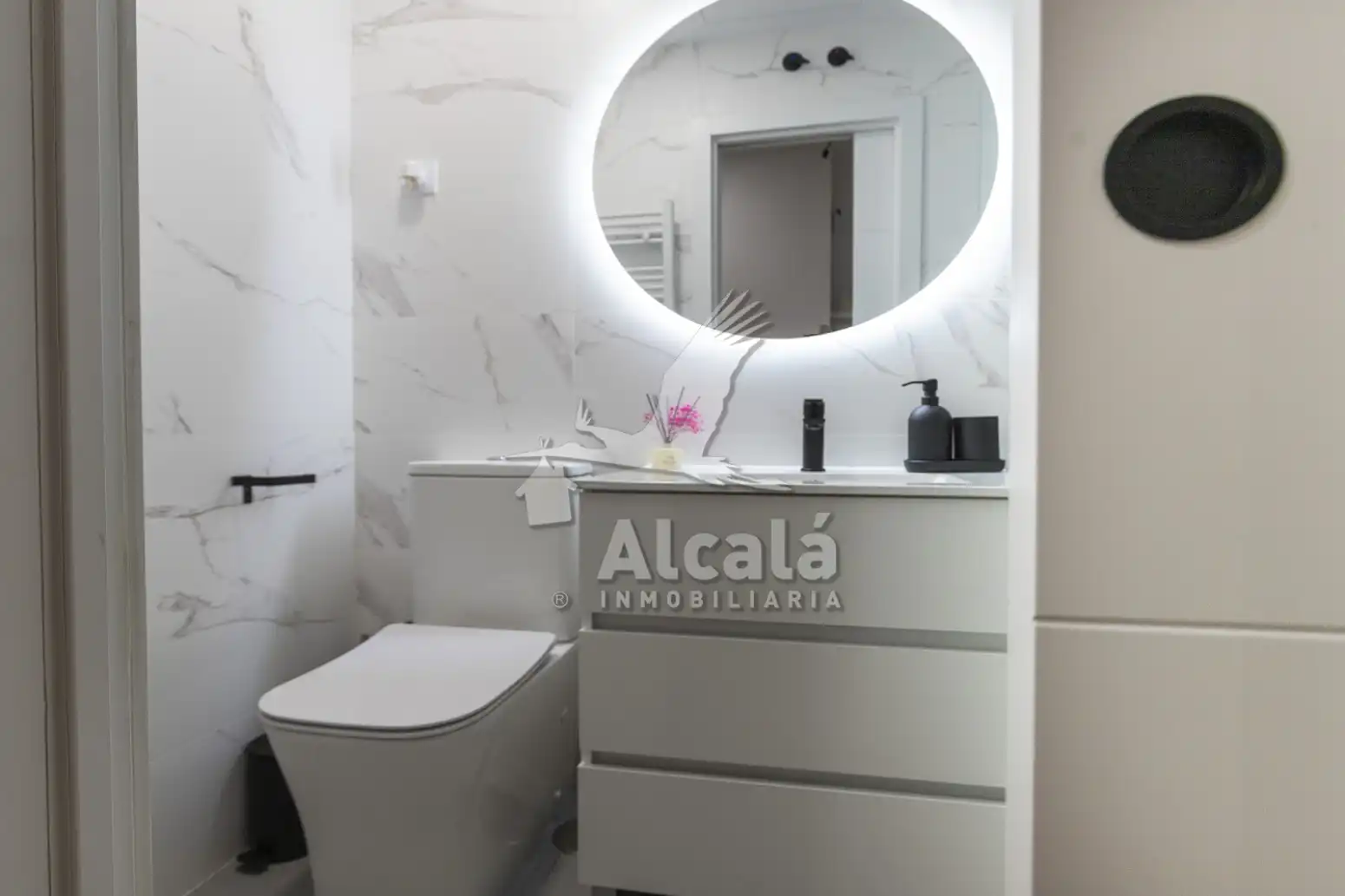 Bathroom of Flat for sale in Alcalá de Henares  with Heating