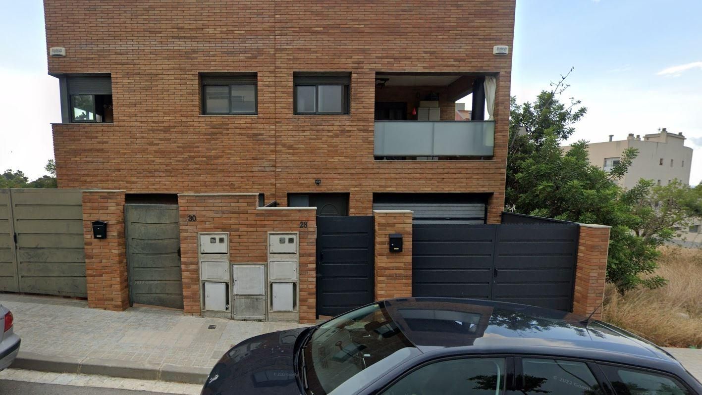 Vista exterior de Casa o xalet en venda en Vilanova i la Geltrú amb Jardí privat