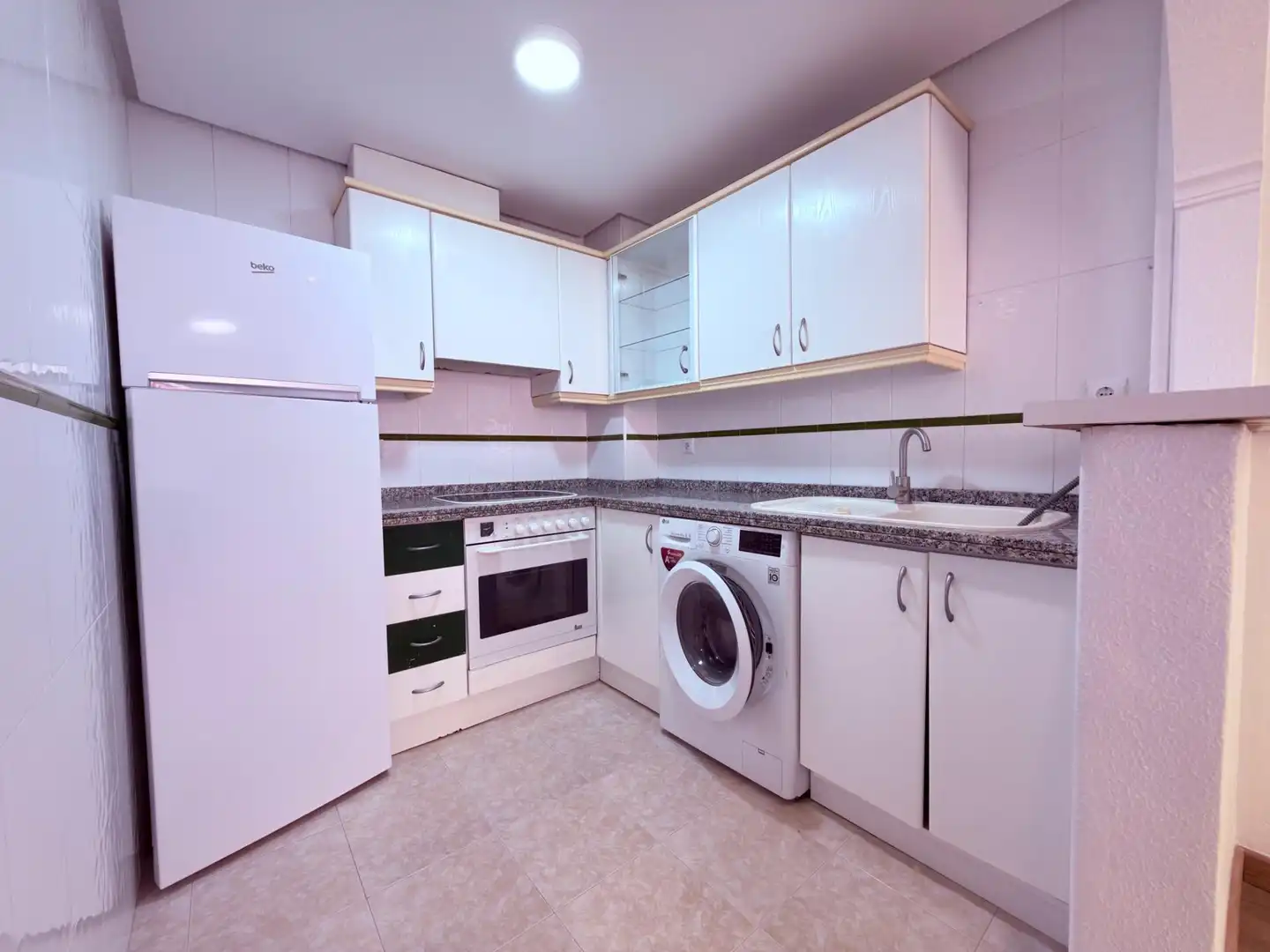 Cuina de Apartament en venda en Alicante / Alacant amb Aire condicionat i Moblat