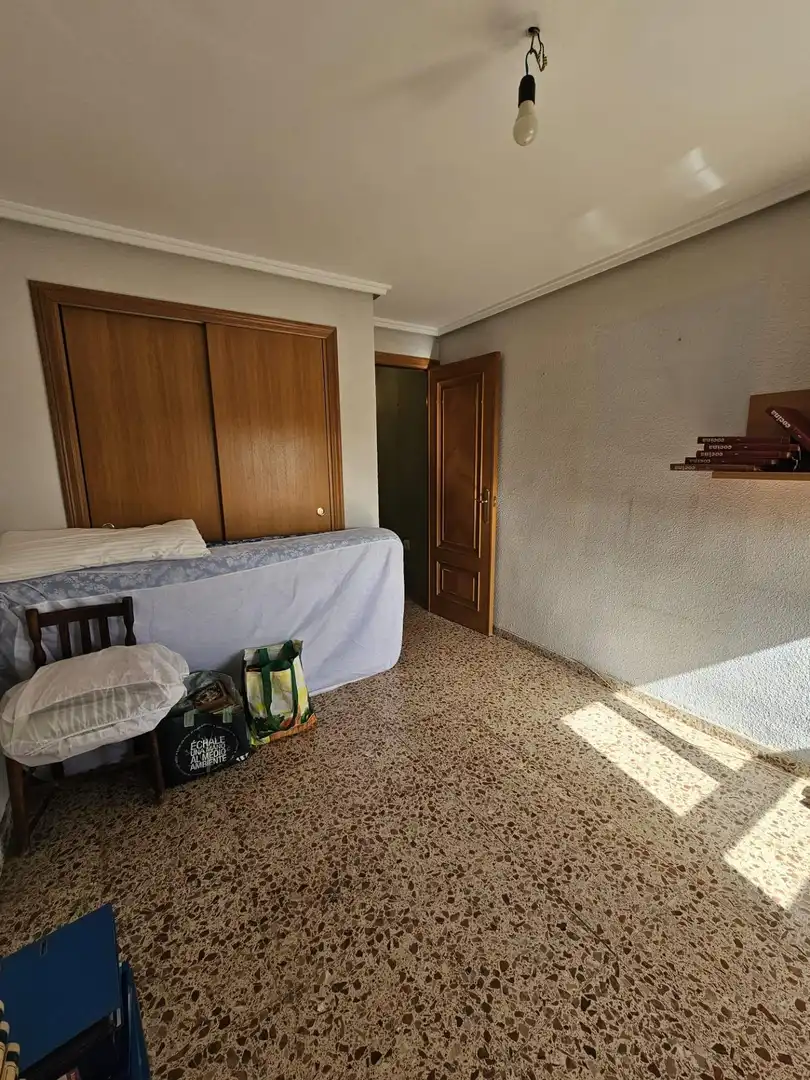 Bedroom of Flat for sale in Valencia  with Furnished and Balcony