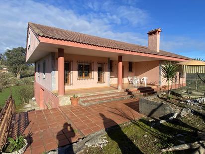 Vista exterior de Casa o xalet en venda en Ribadesella amb Calefacció, Jardí privat i Terrassa