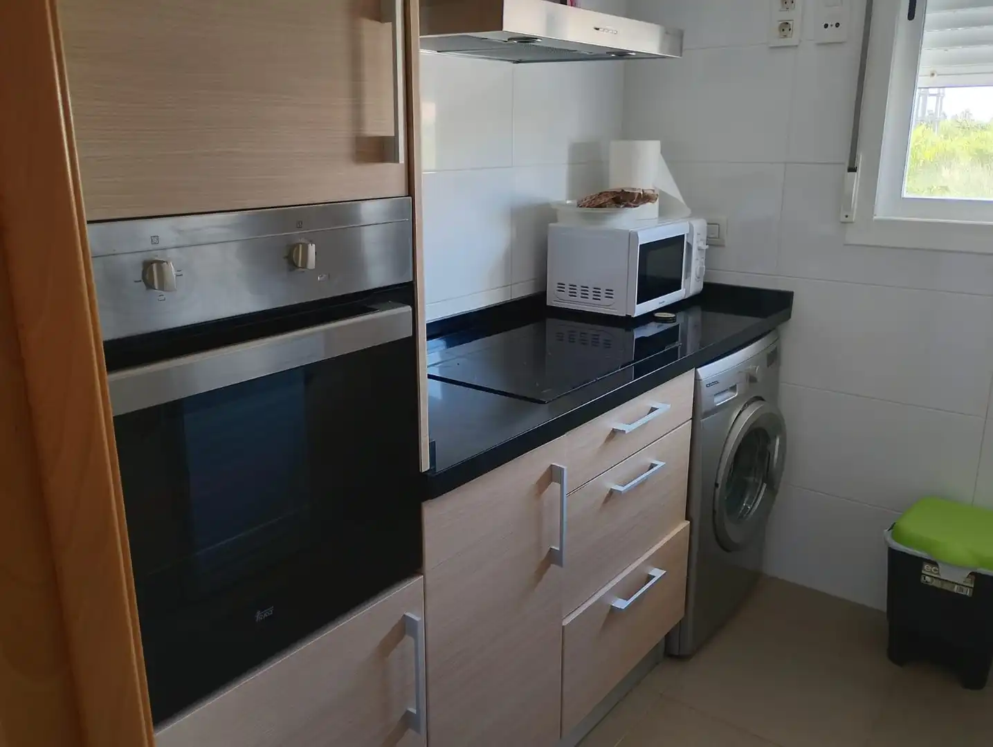 Cuina de Apartament de lloguer en Piles amb Aire condicionat, Moblat i Forn