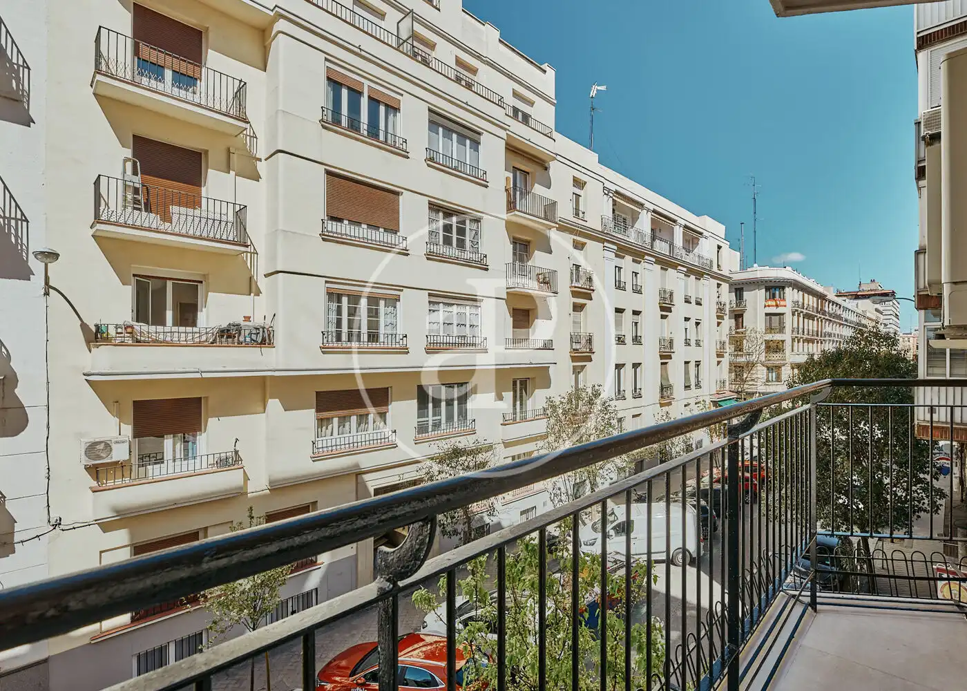 Vista exterior de Pis en venda en Madrid amb Calefacció i Moblat