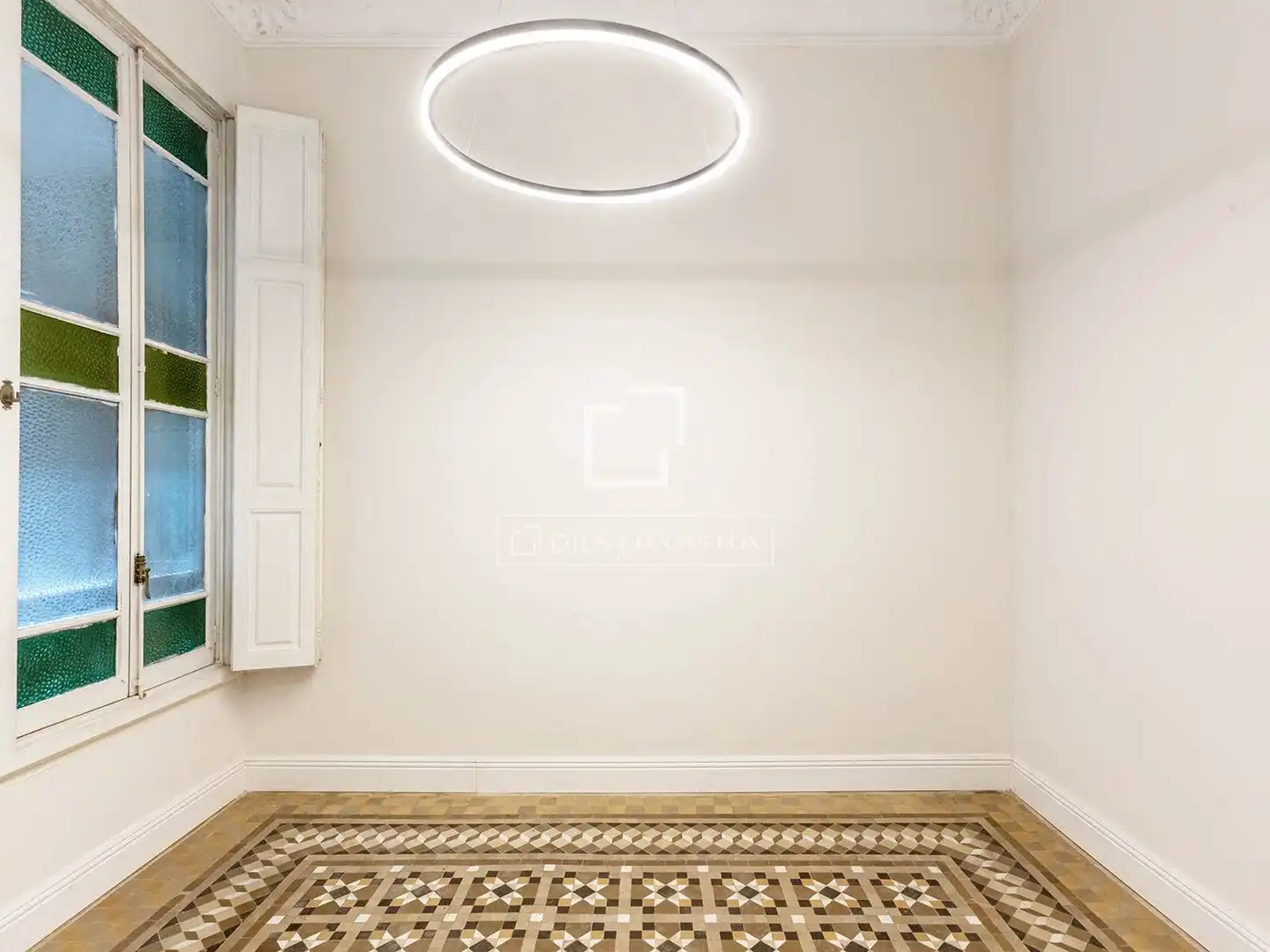 Flat for sale in Barcelona  with Air Conditioner, Private garden and Terrace