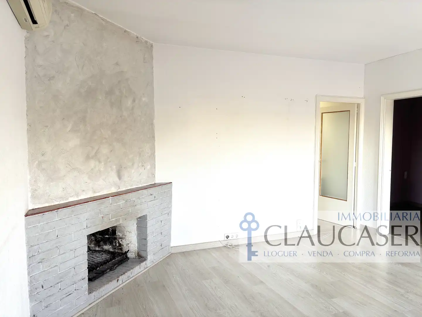 Sala d'estar de Casa o xalet en venda en Rubí amb Calefacció
