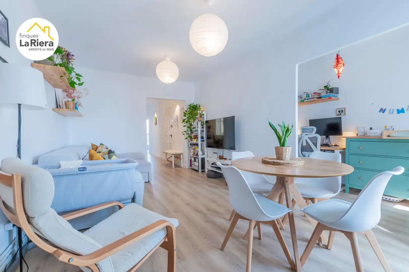 Sala de estar de Piso en venta en Arenys de Mar con Parquet y Balcón