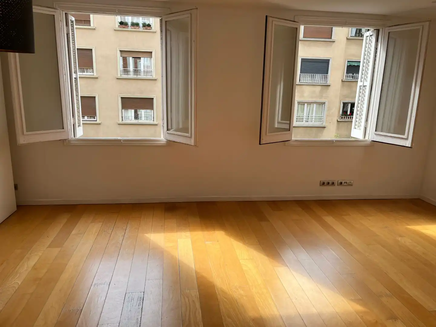 Terraza de Piso en venta en Barcelona con Horno, Lavadora y Microondas