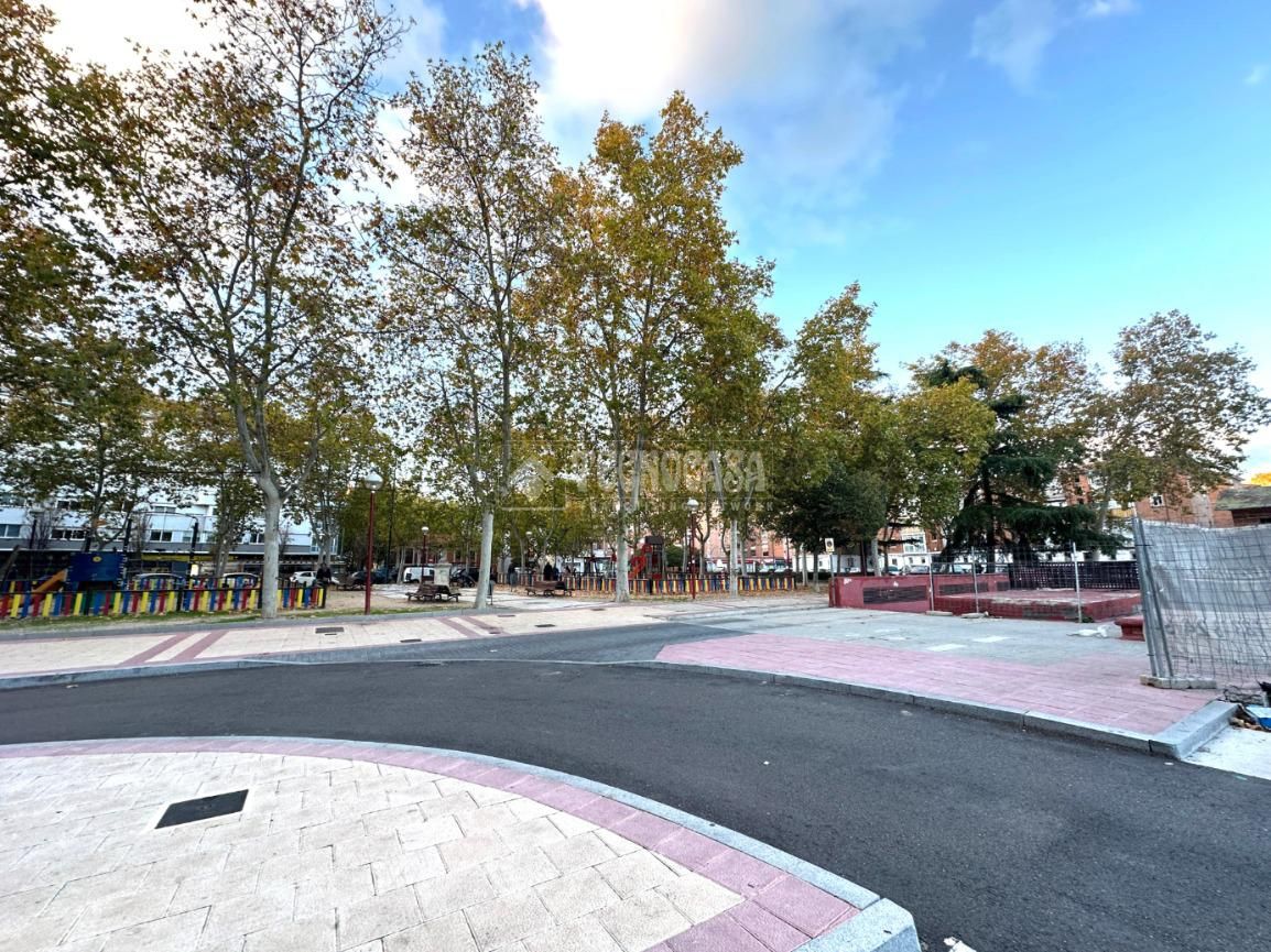 Vista exterior de Garatge en venda en Valladolid Capital