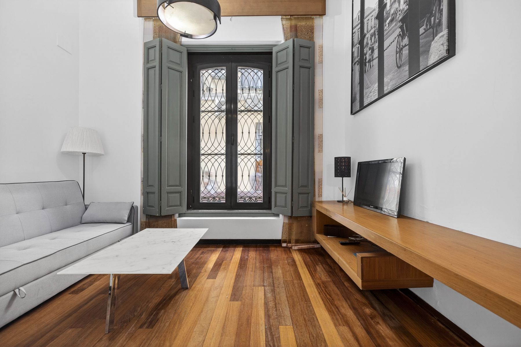 Living room of Apartment for sale in  Sevilla Capital