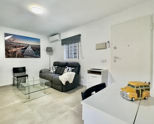 Sala d'estar de Apartament en venda en Fuengirola amb Aire condicionat, Calefacció i Moblat