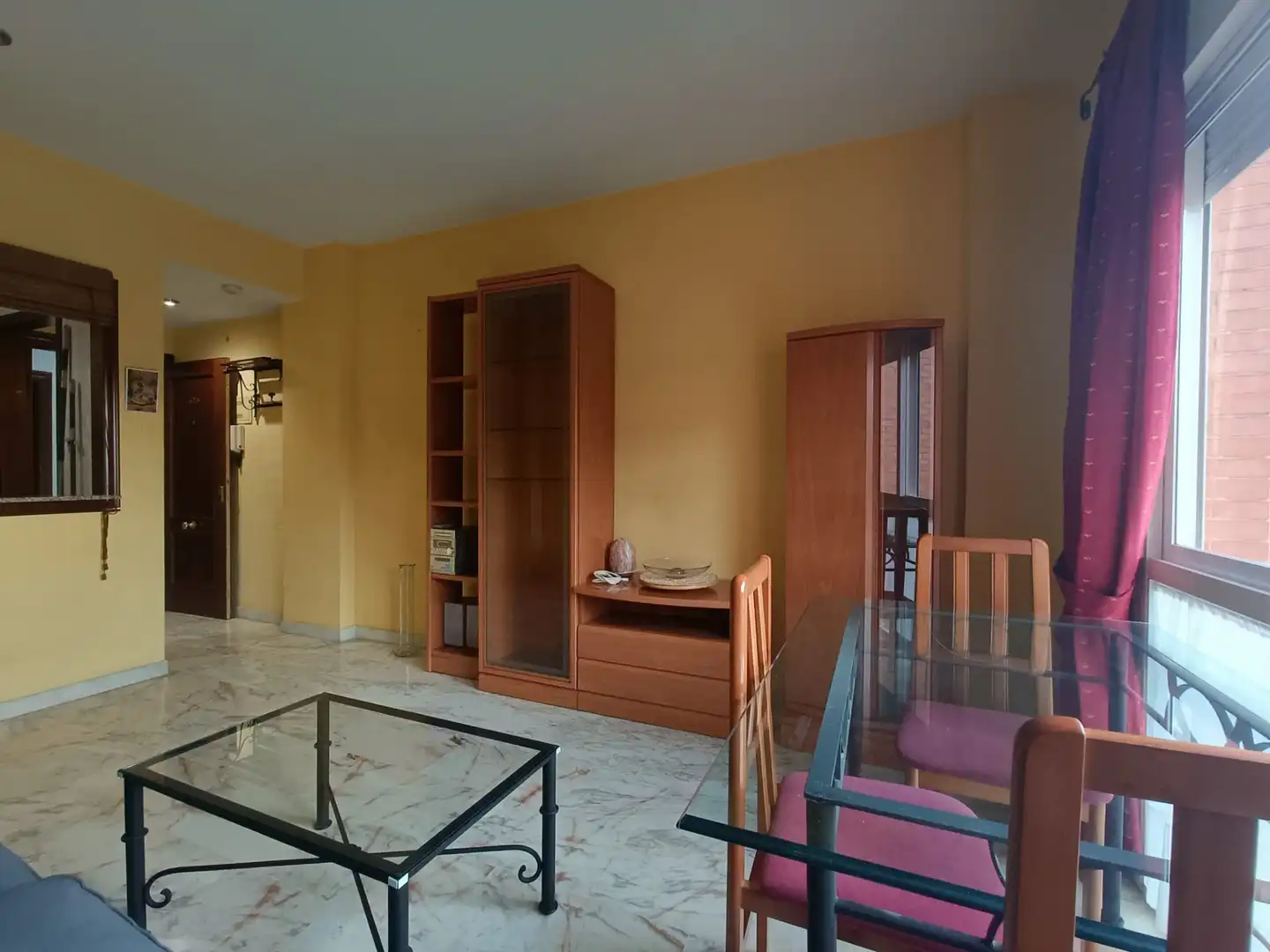 Sala de estar de Apartamento de alquiler en Sevilla con Aire acondicionado, Calefacción y Jardín privado