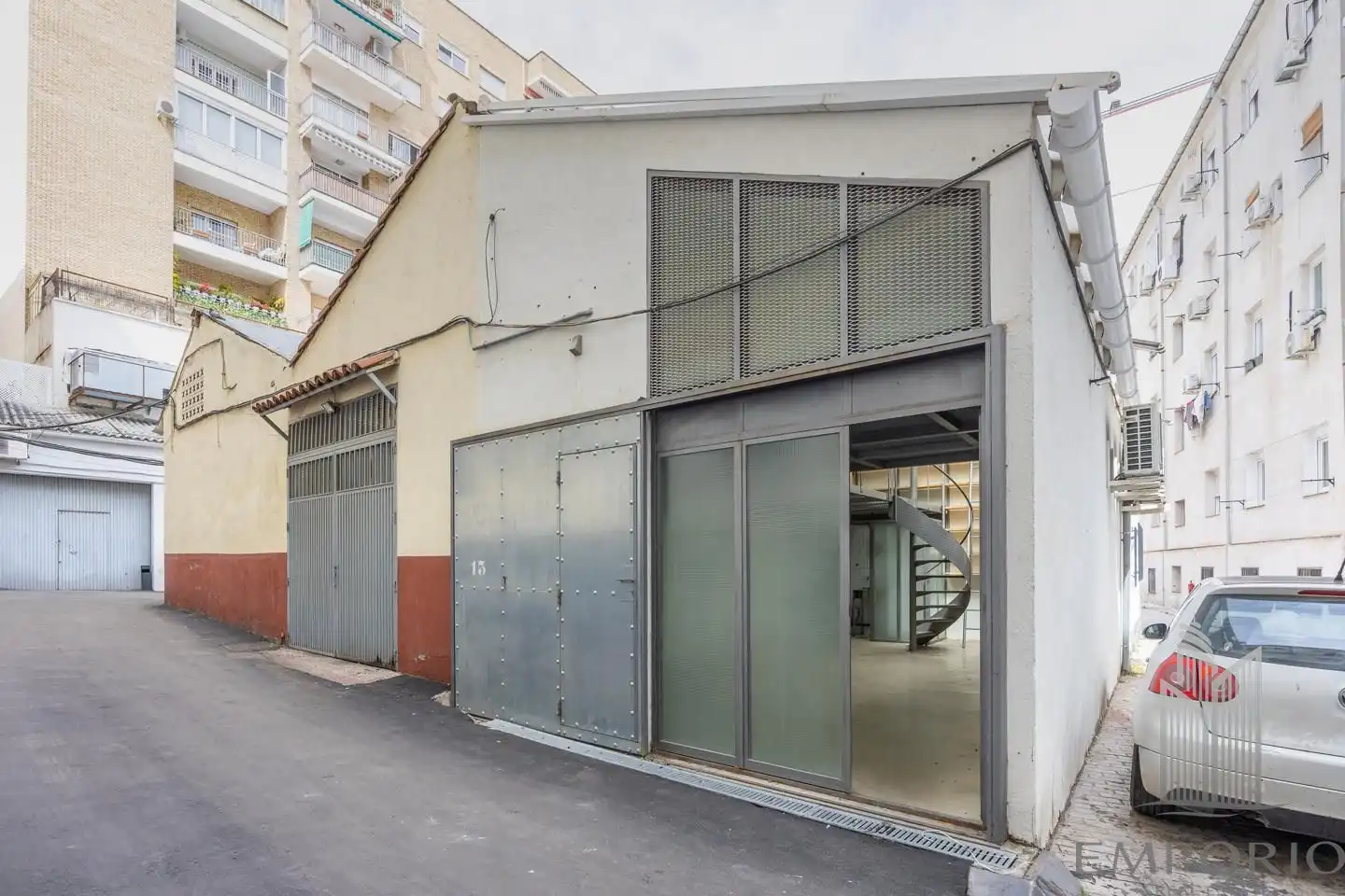 Vista exterior de Local en venta en Madrid con Aire acondicionado