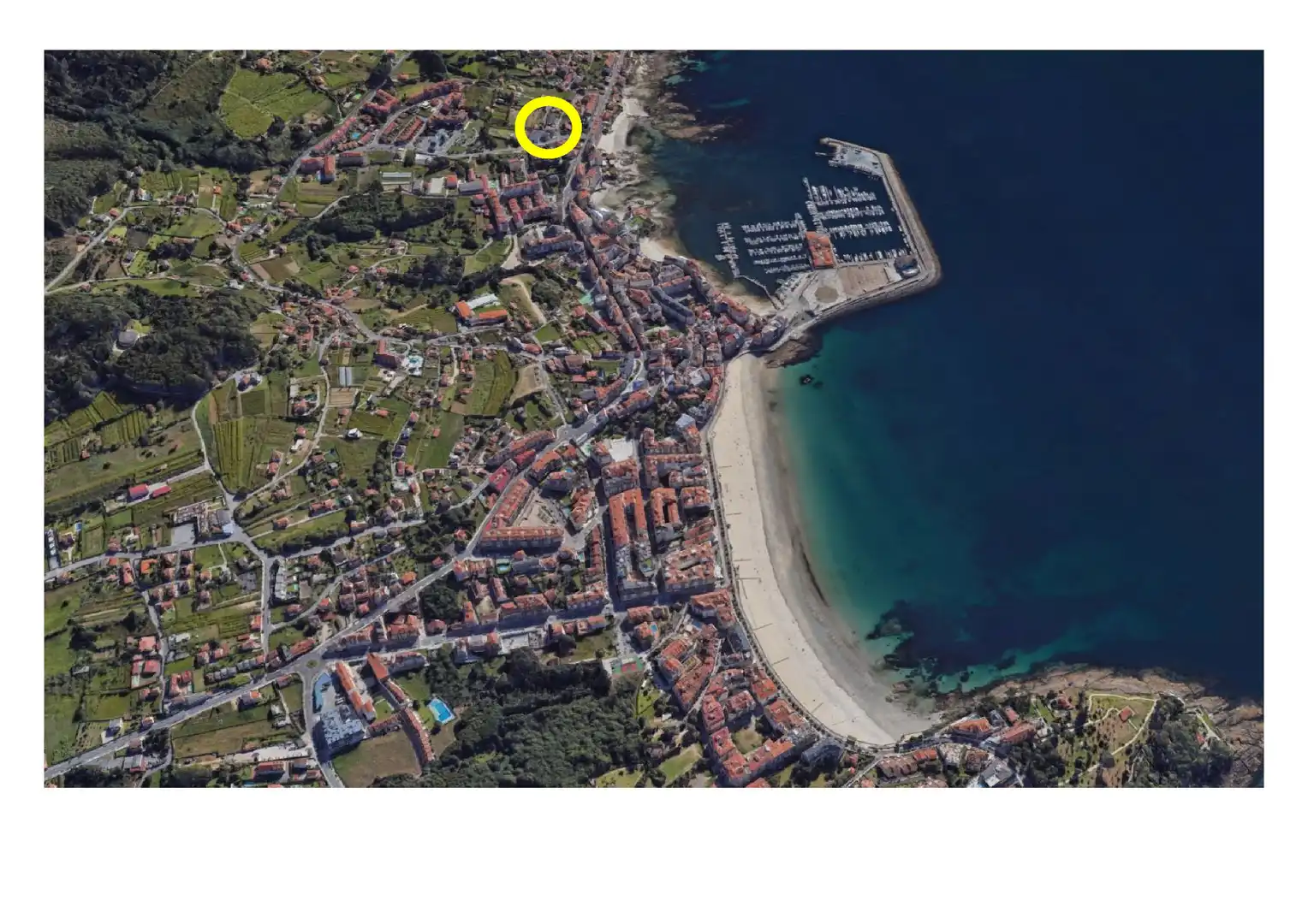 Außenansicht von Wohnung zum Verkauf in Sanxenxo mit Privatgarten, Terrasse und Möbliert