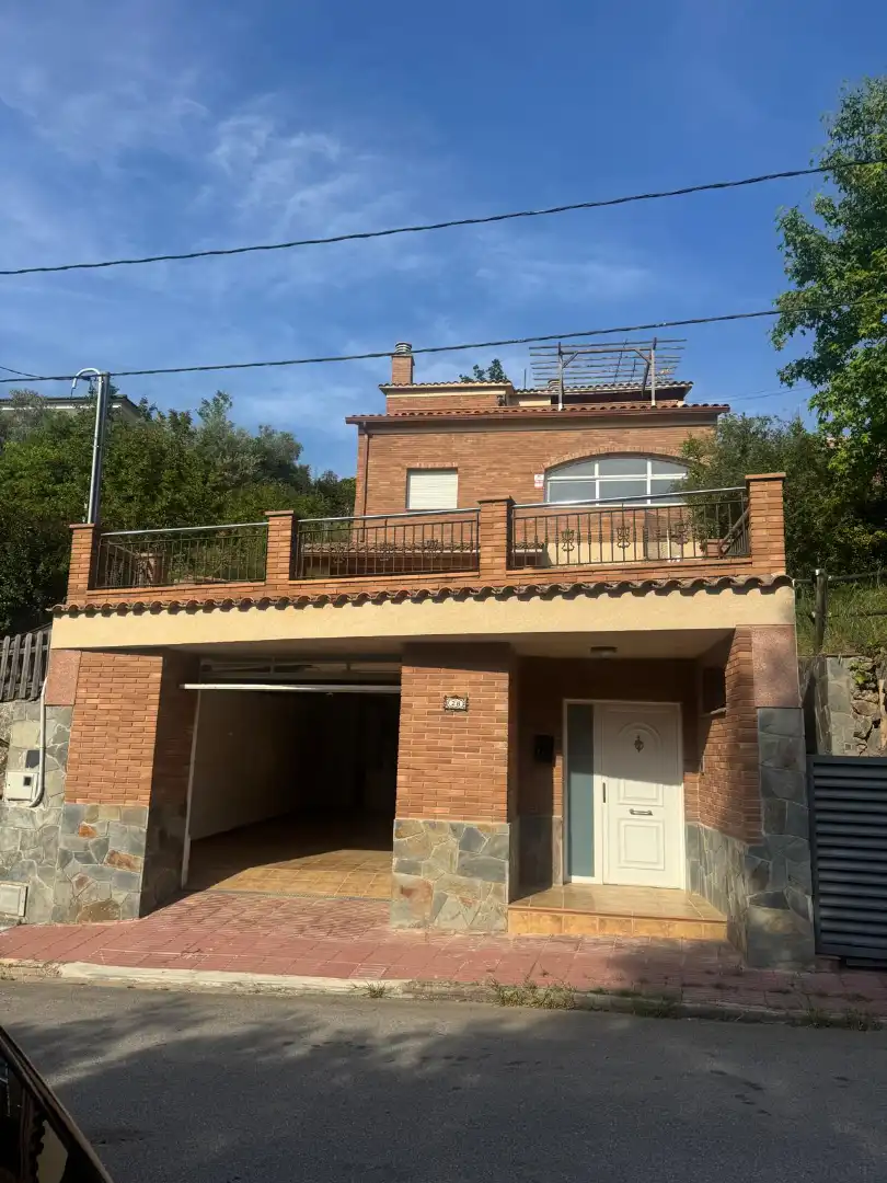 Vista exterior de Casa o xalet en venda en Cànoves I Samalús amb Calefacció, Jardí privat i Terrassa